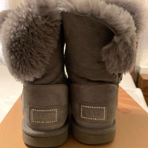 Used Swarkowsi Gray Boots, they have new insoles!